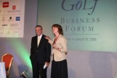 Gary Player with moderator Gill Wilson at the KPMG Golf Business Forum in 2006