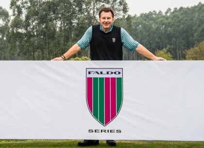 Sir-Nick-Faldo-thanks-Mission-Hills-c29550557e58871a976cb4773e32622415d25a1b