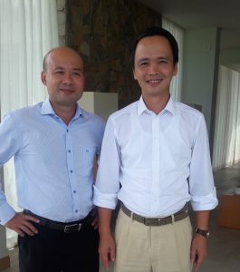 Mr Quang (left) and Mr Quyet.