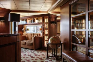 20230725-AKHO-Crystal-Cruise-Library-02-lores-300×200.webp