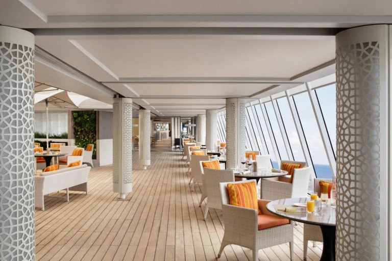 20230725-AKHO-Crystal-Cruise-TridentGrill-768×512.webp