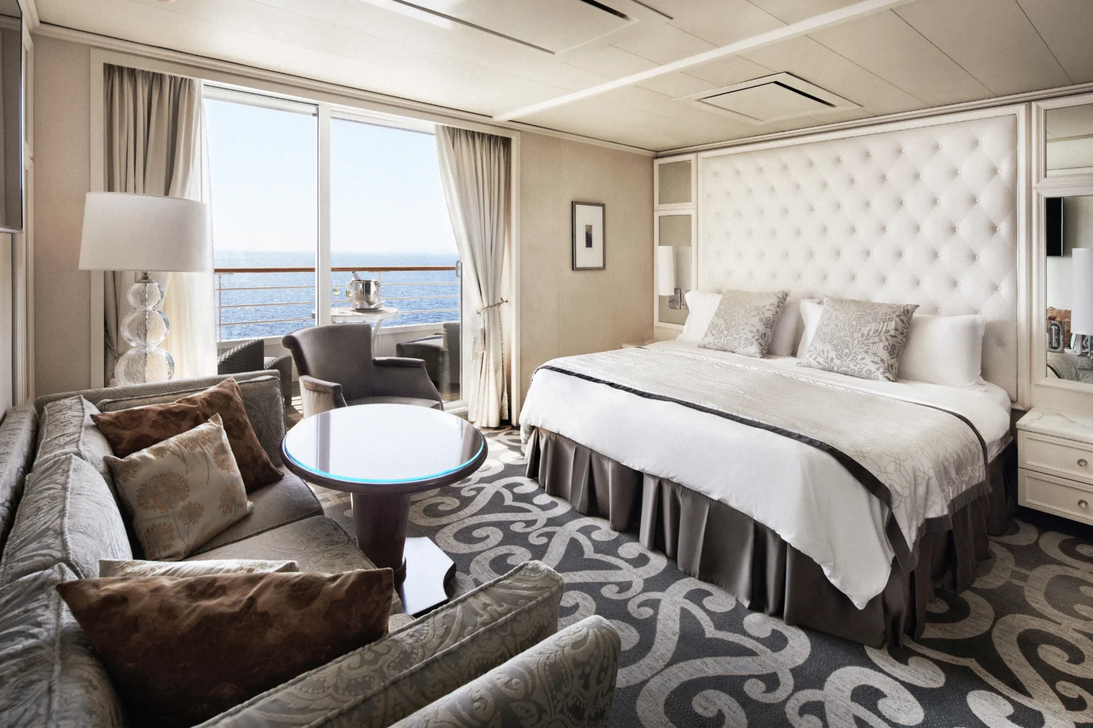 20230729-AKHO-AquamarineSuiteVerandaClassic-Room11024-Crystal-Cruise-02-1536×1024.webp