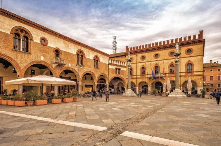 32f1ef63-civitavecchia-rome-to-fusina-venice-768×508.webp